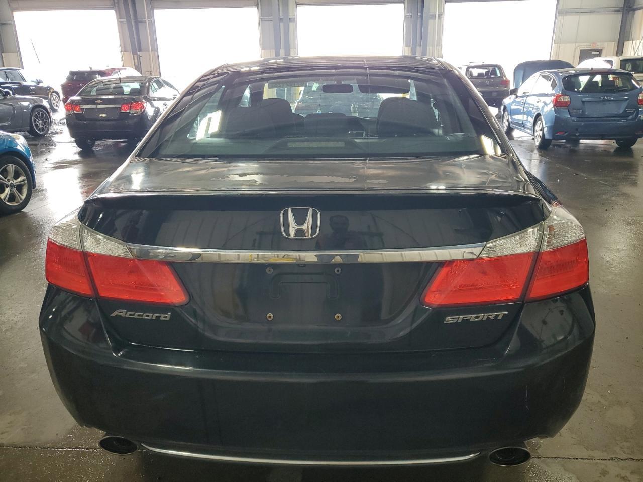 2015 Honda Accord Sport - Image 6