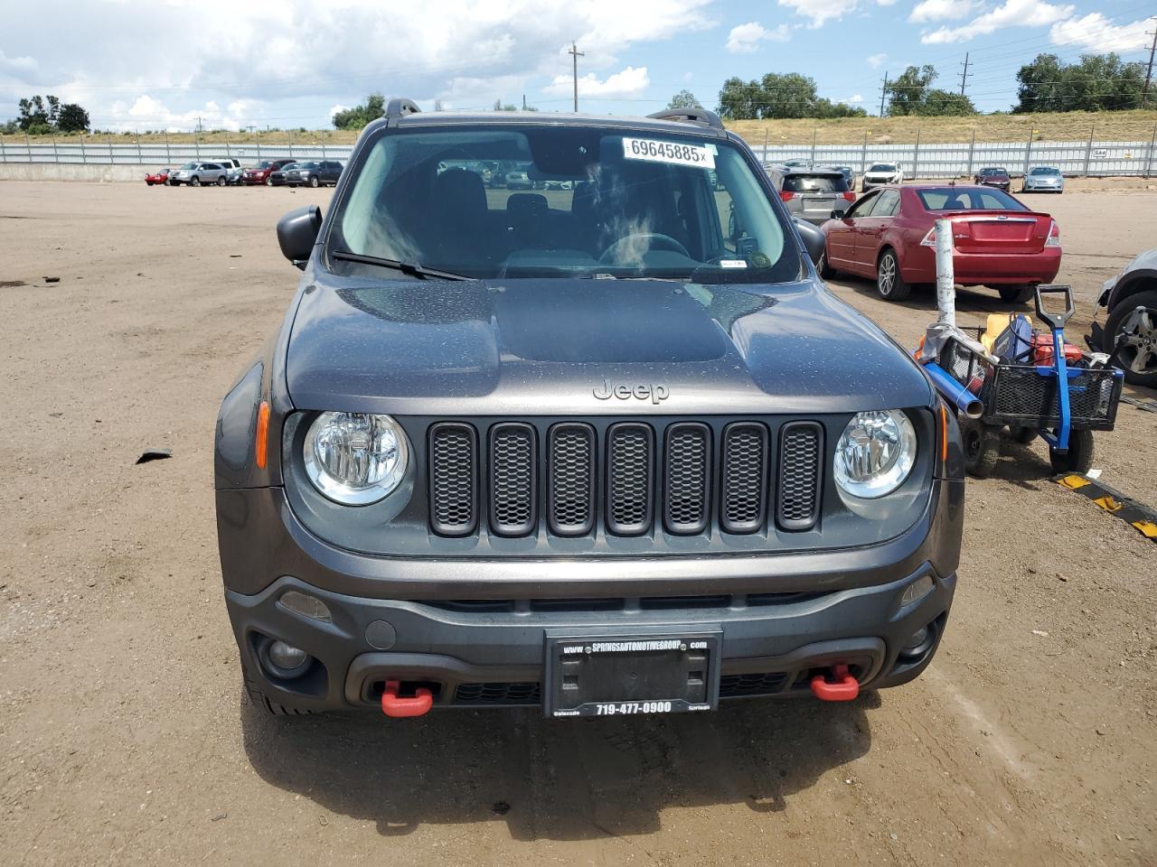 2017 Jeep Renegade Trailhawk - Image 5