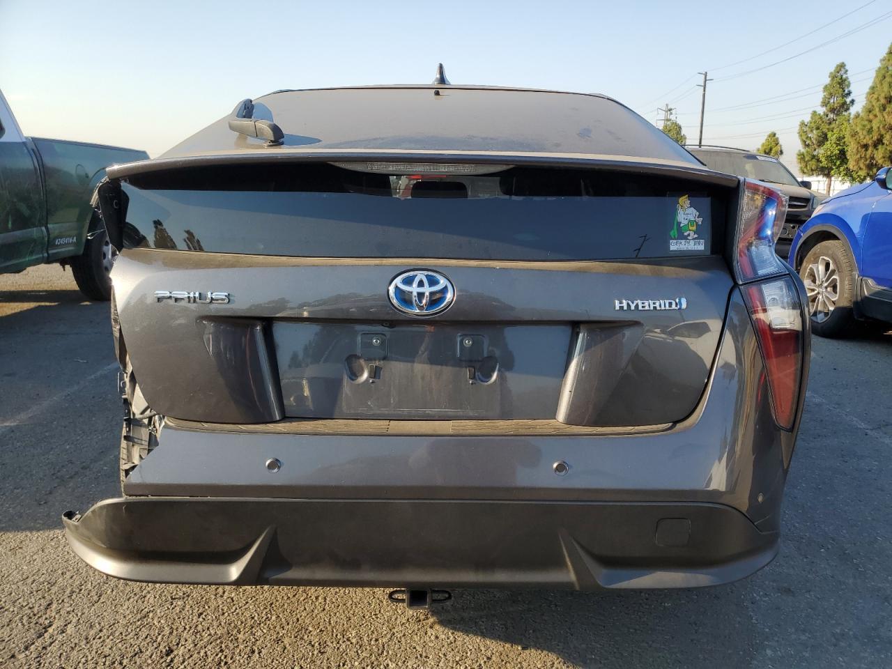 2017 Toyota Prius - Image 6