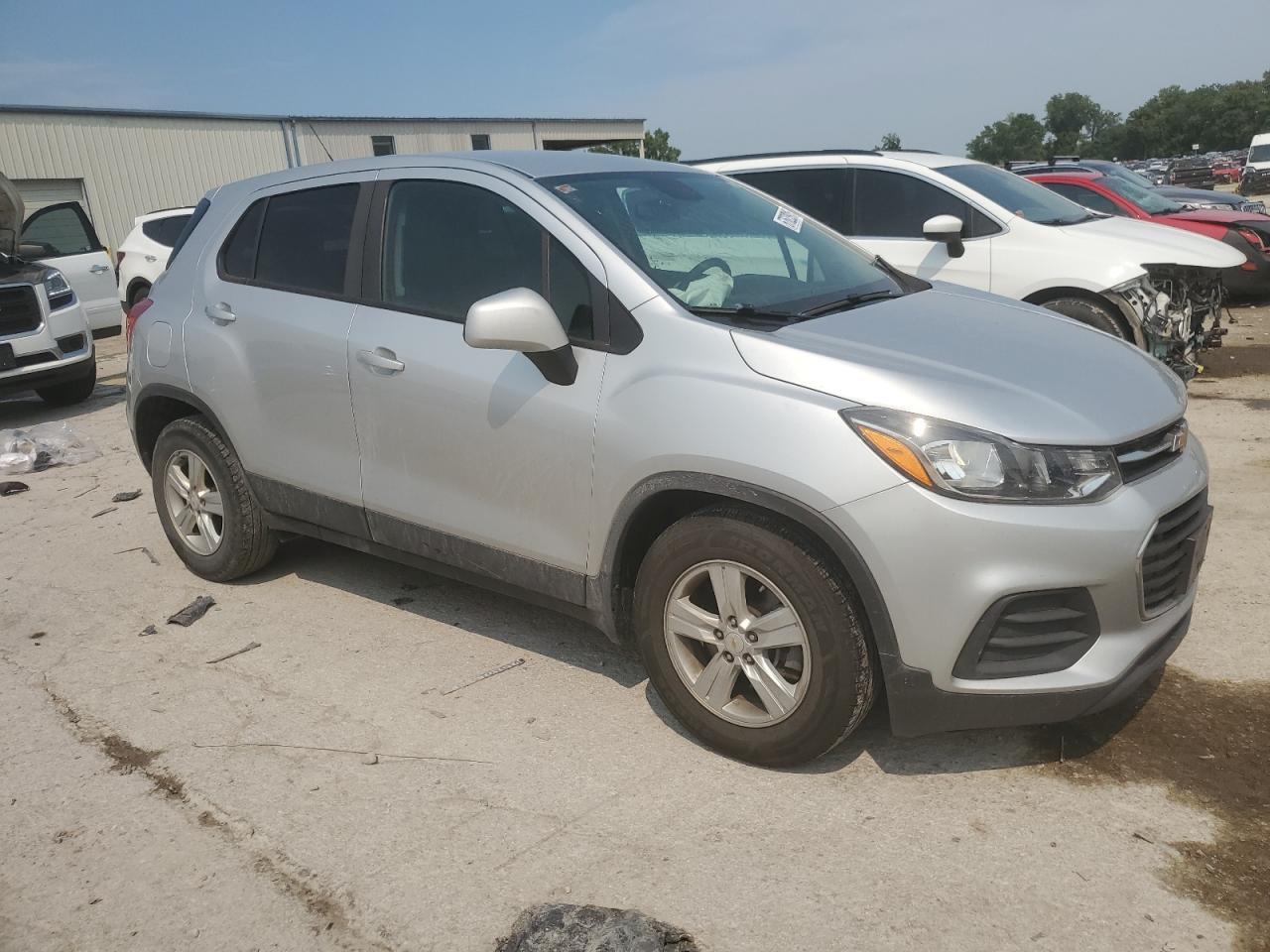 2020 Chevrolet Trax Ls - Фото 4