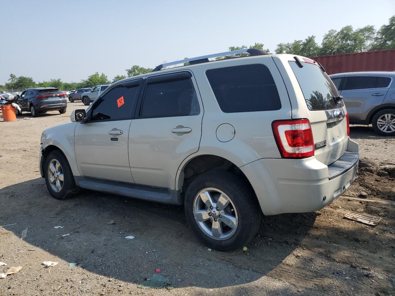 2009 Ford Escape Limited - Image 2