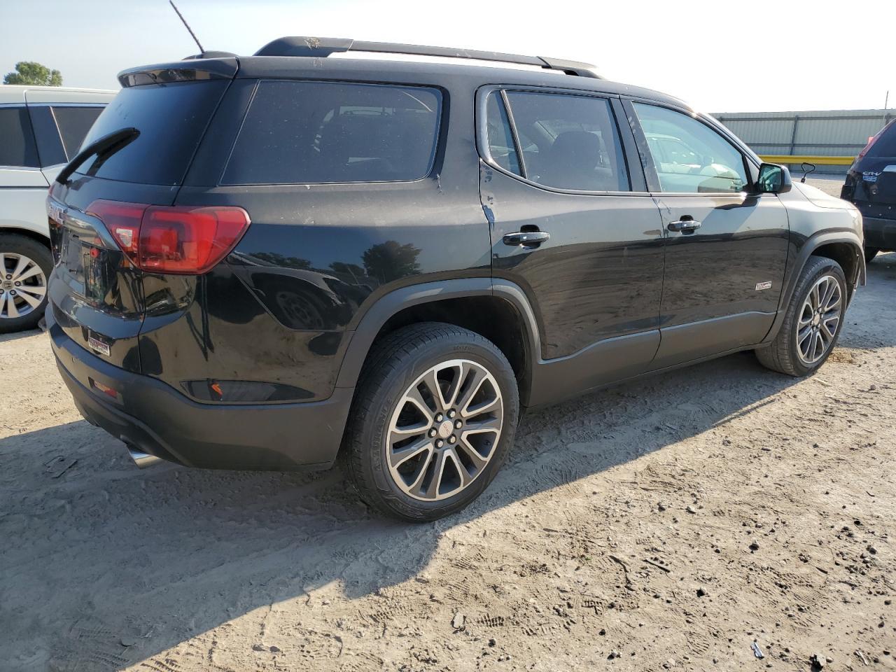 2017 GMC Acadia All Terrain - Image 3