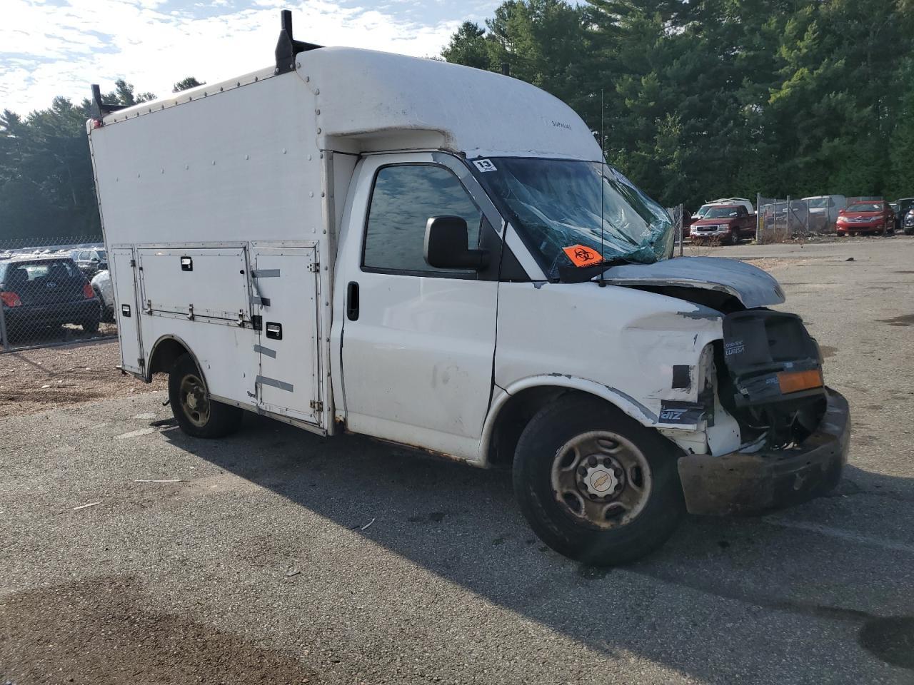 2003 Chevrolet Express G3500 - Image 4