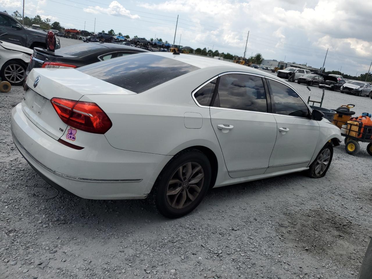 2016 Volkswagen Passat S - Image 3