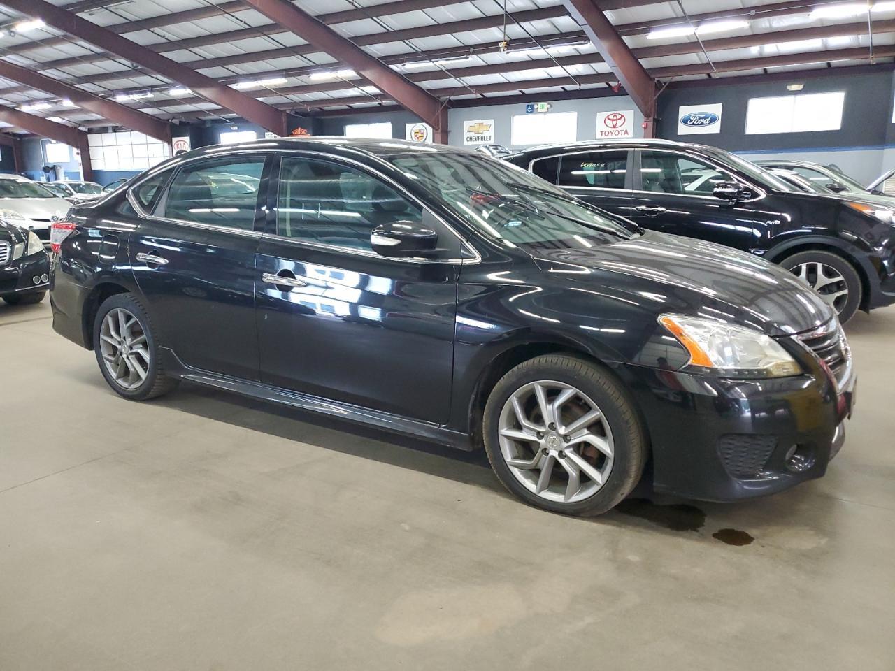 2015 Nissan Sentra S - Фото 4