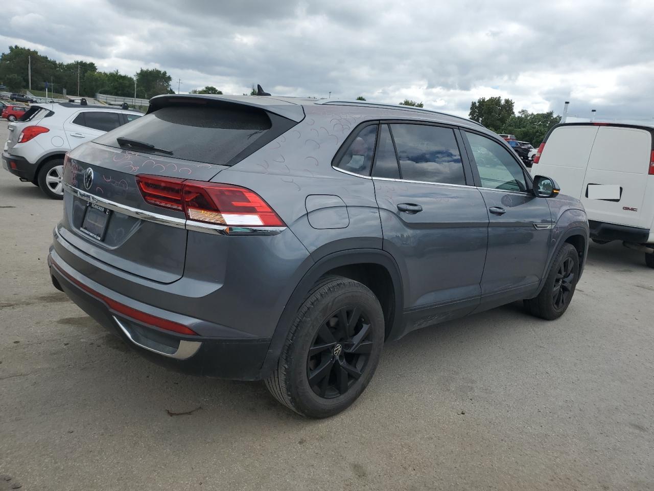 2020 Volkswagen Atlas Cross Sport S - Фото 3
