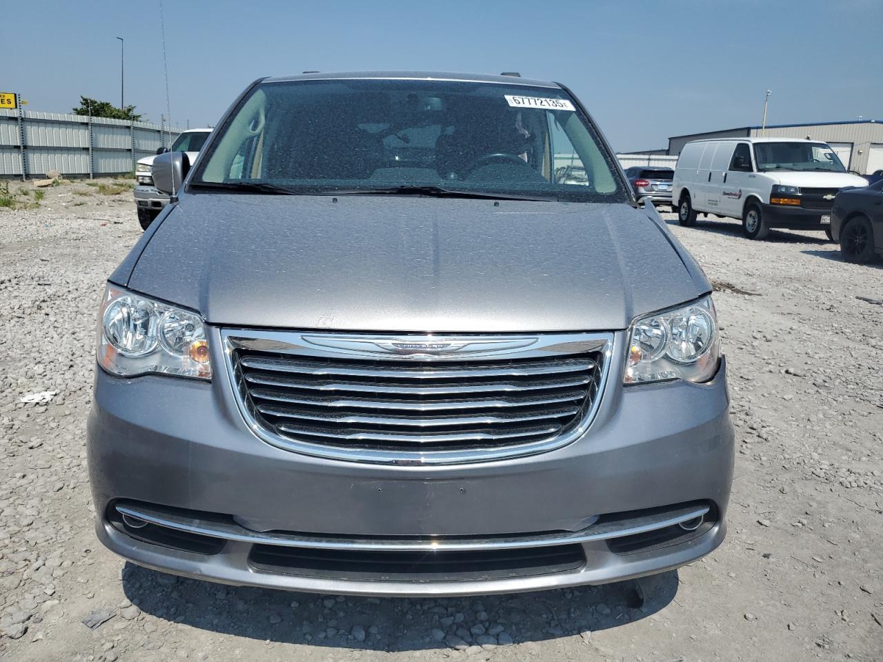 2016 Chrysler Town & Country Touring - Фото 5