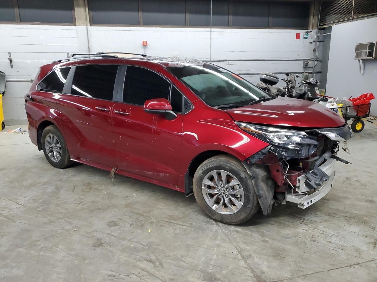 2024 Toyota Sienna Xle - Фото 4