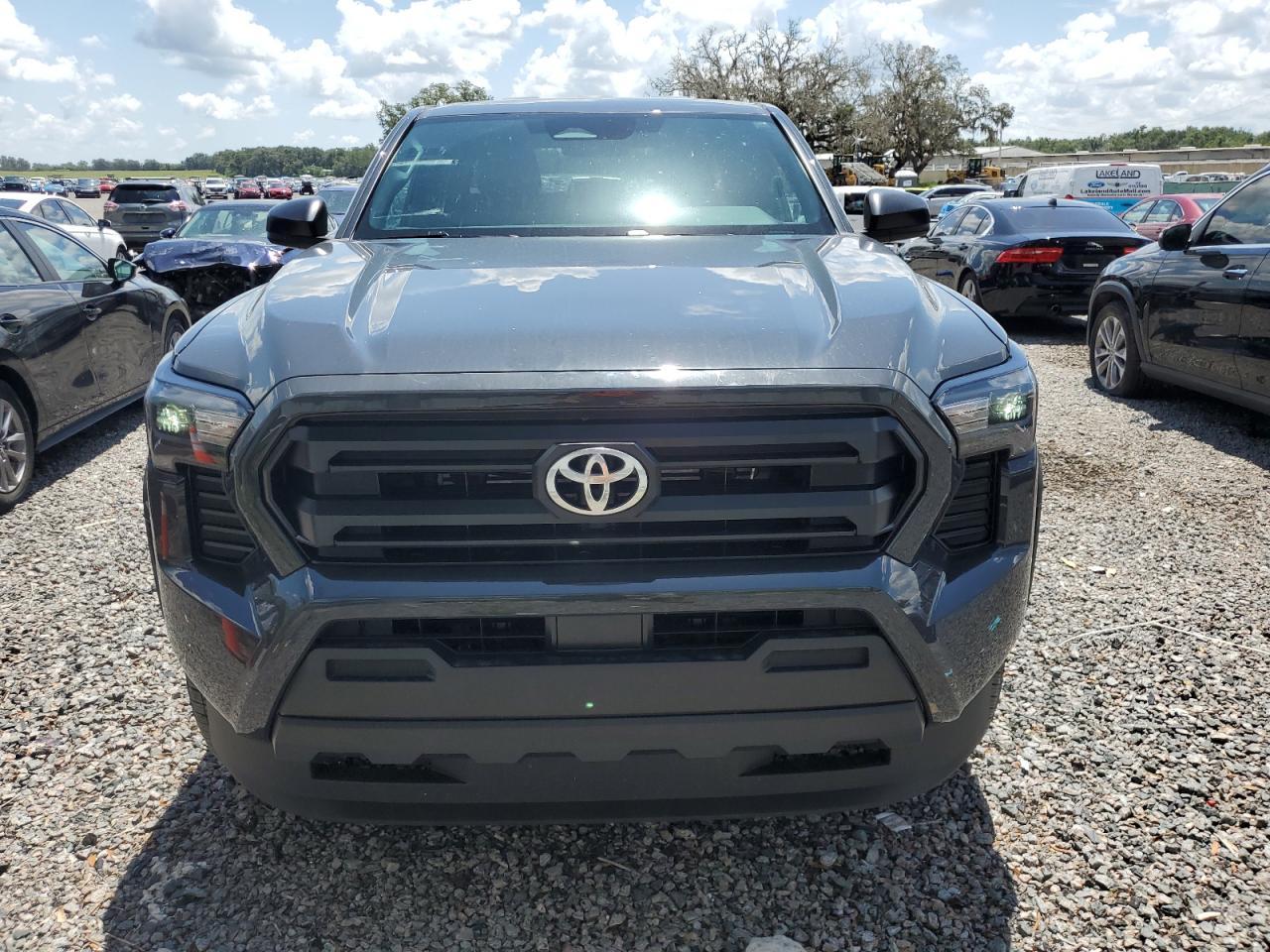 2025 Toyota Tacoma Double Cab - Image 5
