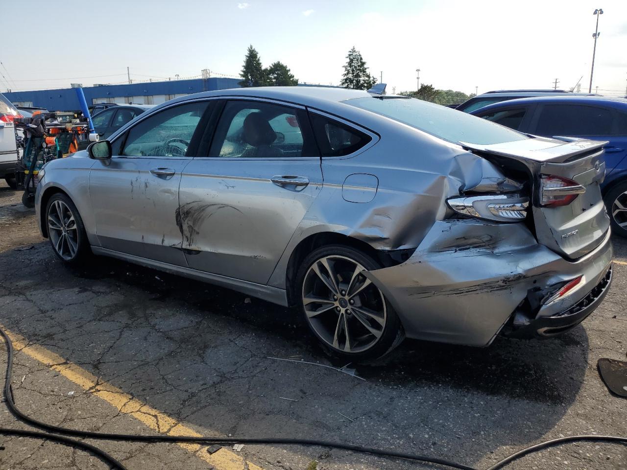 2020 Ford Fusion Titanium - Фото 2