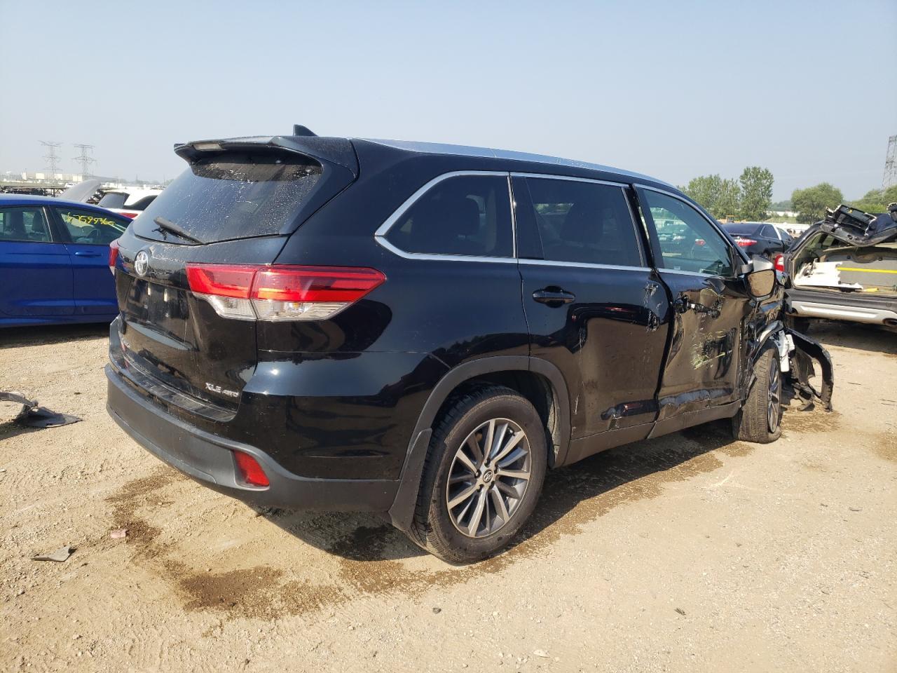 2019 Toyota Highlander Se - Фото 3