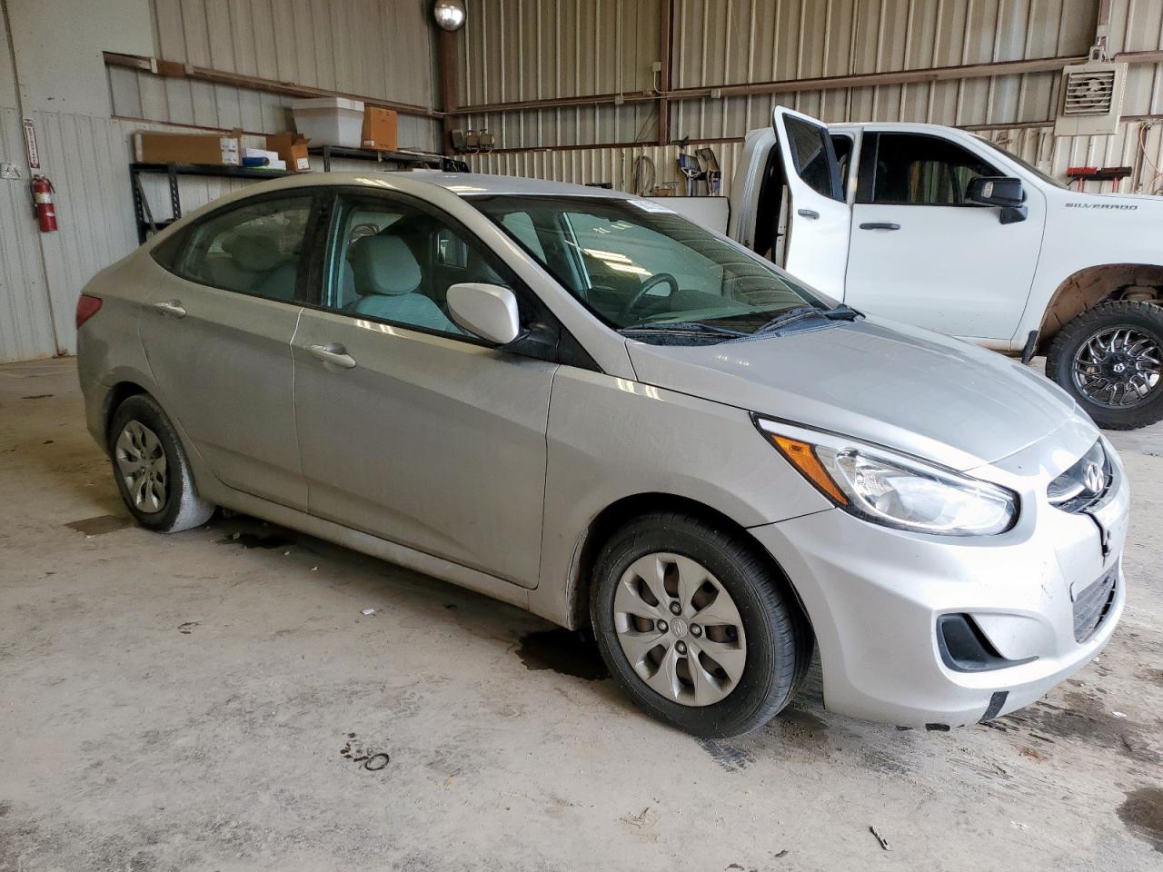 2016 Hyundai Accent Se - Image 4
