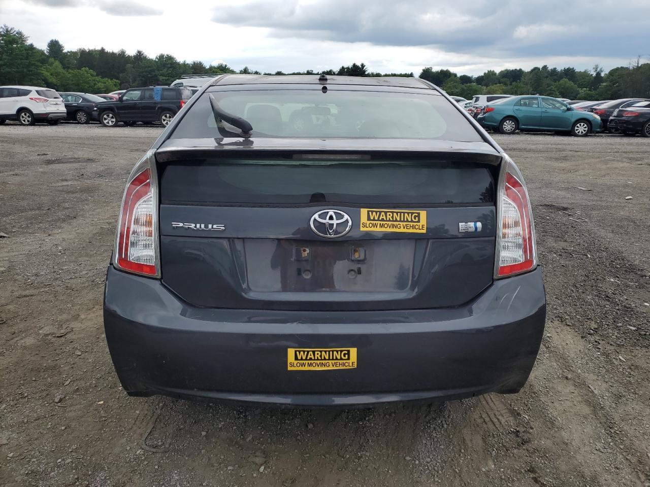 2014 Toyota Prius - Image 6