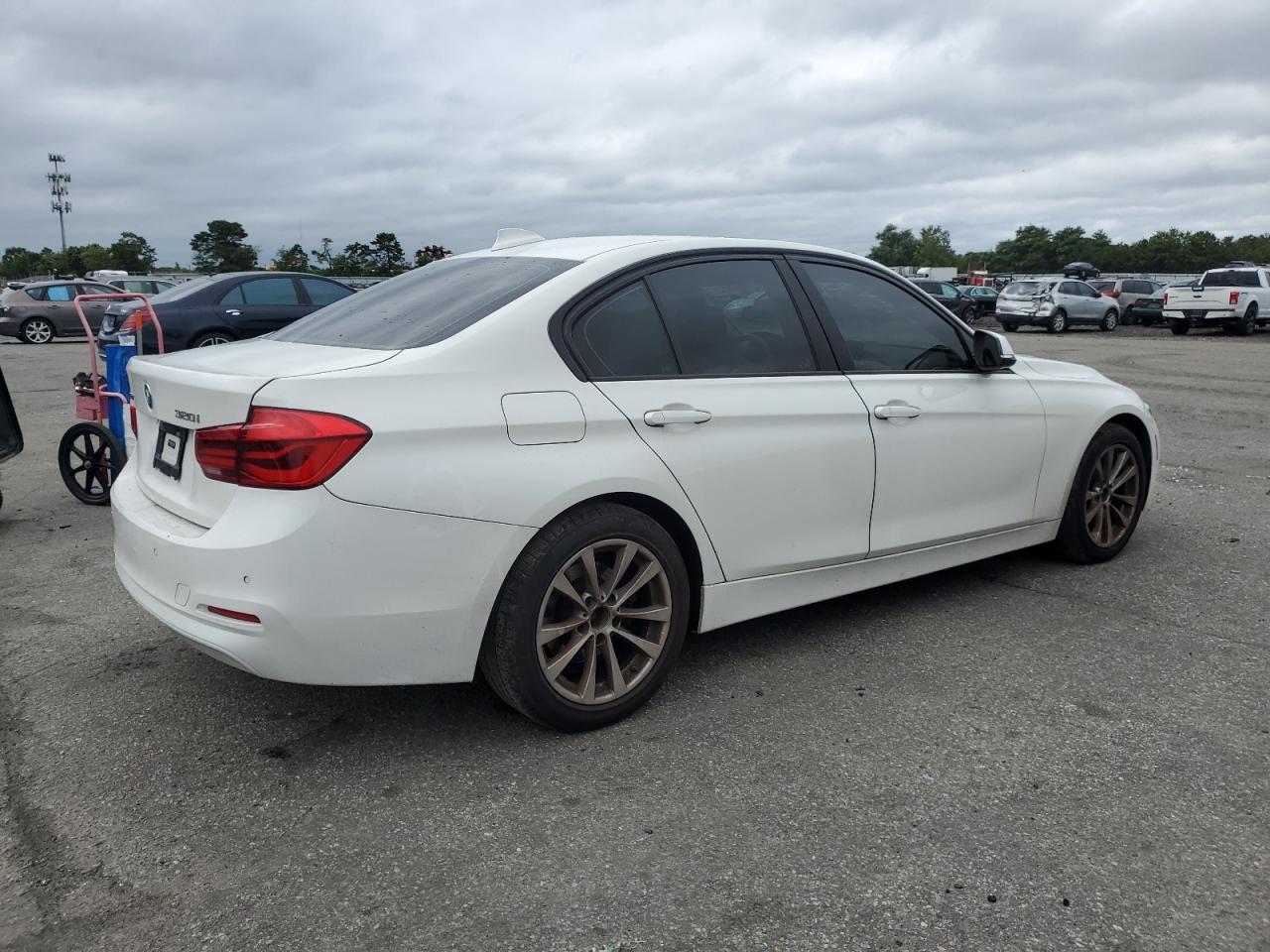2018 BMW 320 Xi - Image 3