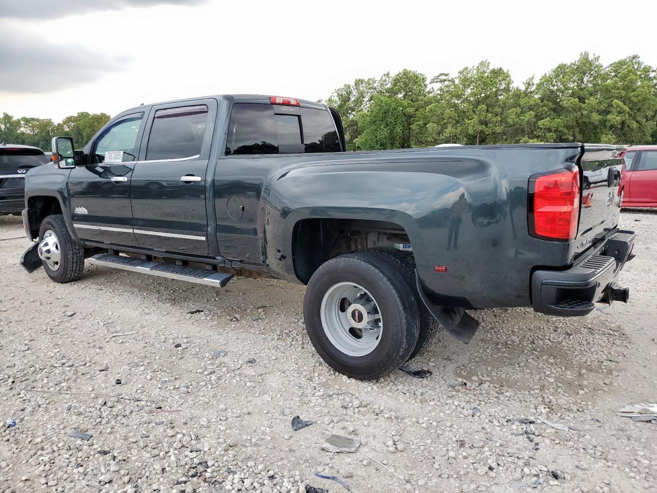 2017 Chevrolet Silverado K3500 High Country - Фото 2