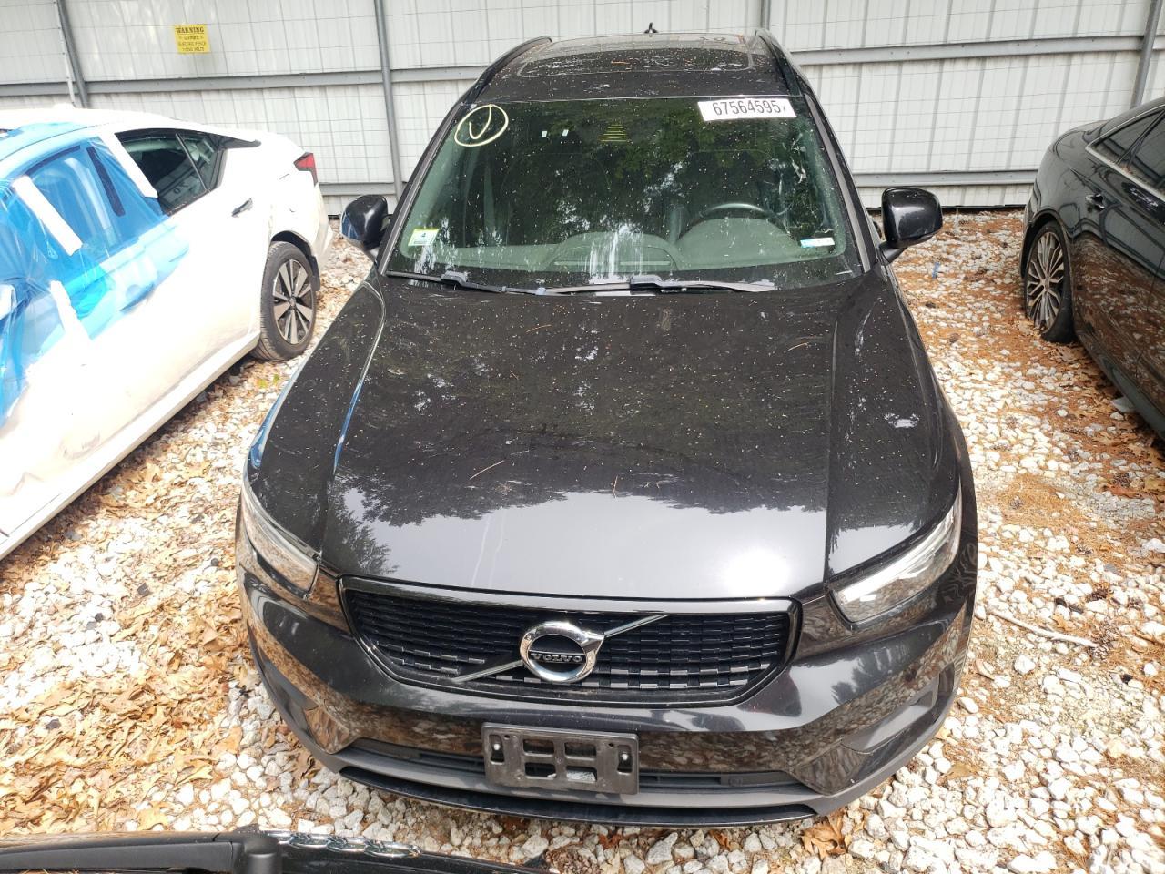 2021 Volvo Xc40 T5 R-Design - Image 5