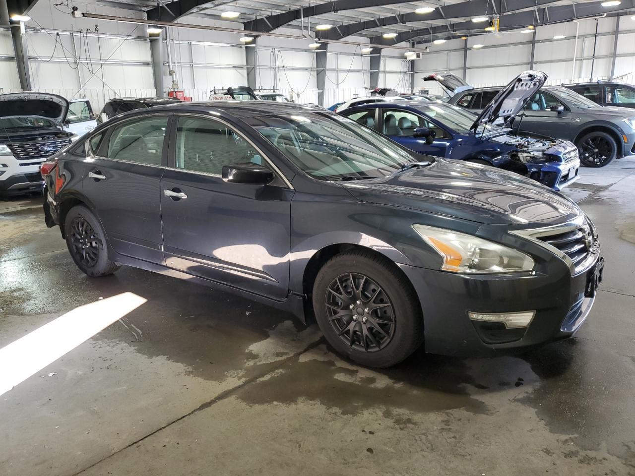 2014 Nissan Altima 2.5 - Image 4