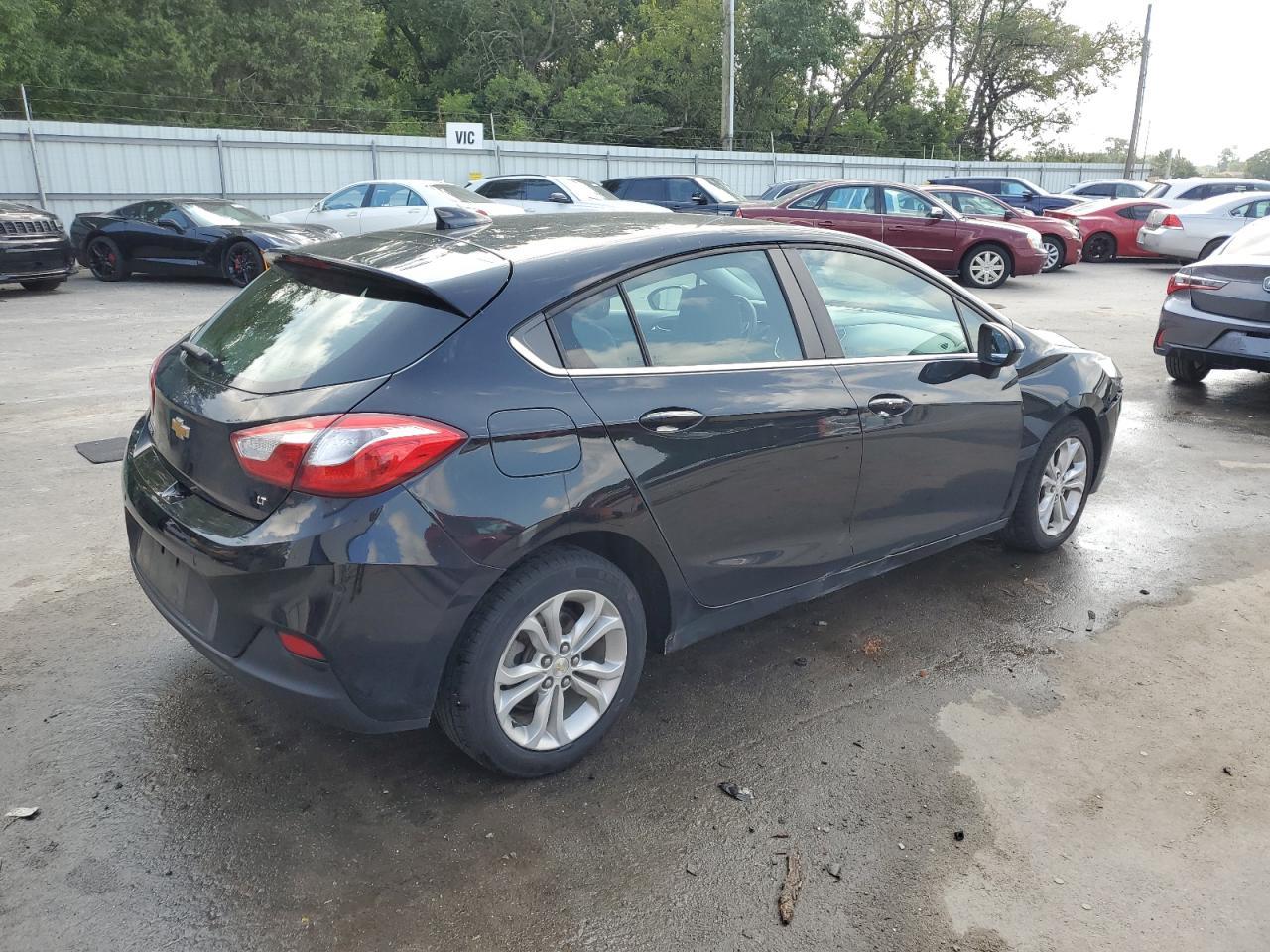 2019 Chevrolet Cruze Lt - Image 3