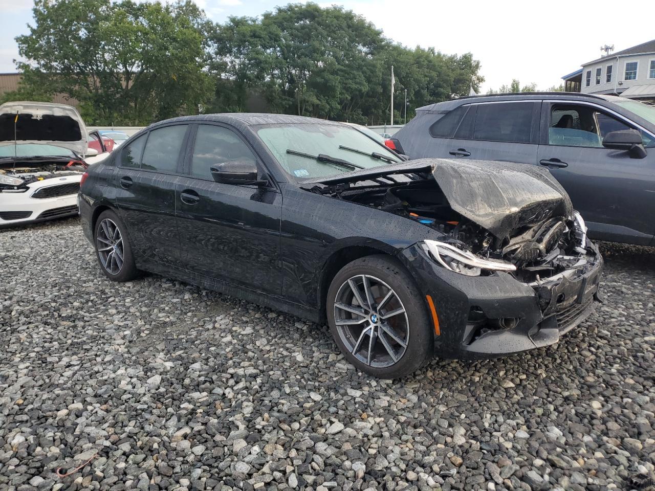 2021 BMW 330Xi - Фото 4