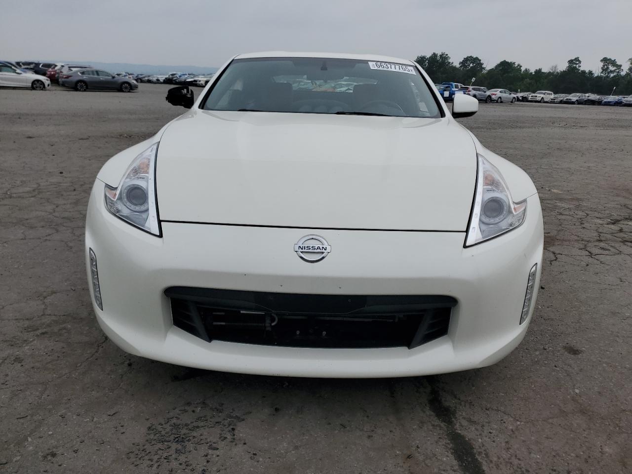 2017 Nissan 370Z Base - Фото 5