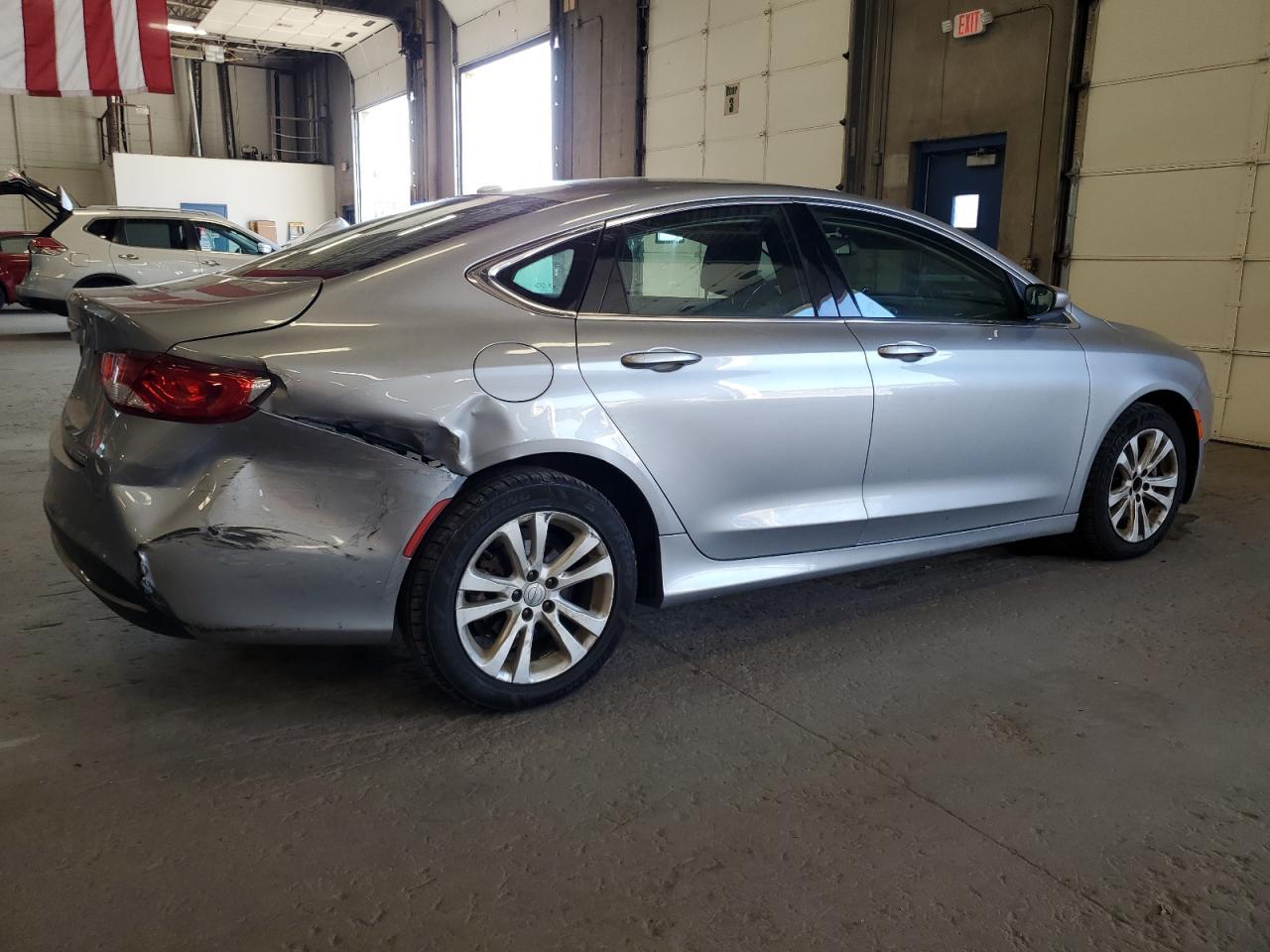 2016 Chrysler 200 Limited - Фото 3