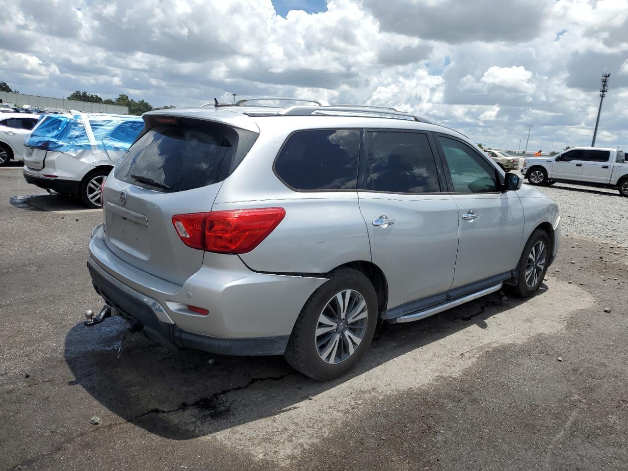 2018 Nissan Pathfinder S - Фото 3