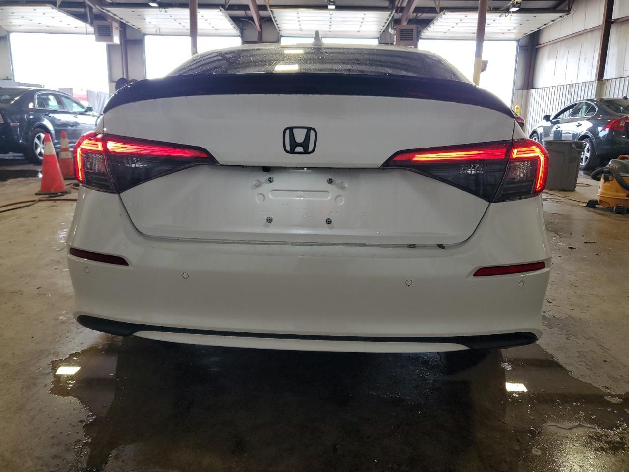 2024 Honda Civic Touring - Image 6