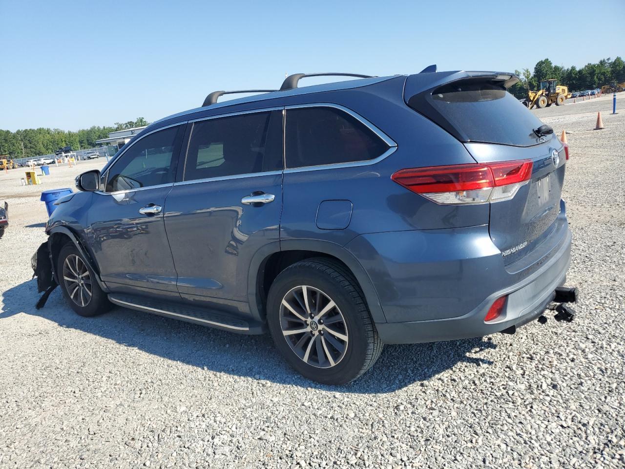 2017 Toyota Highlander Se - Image 2
