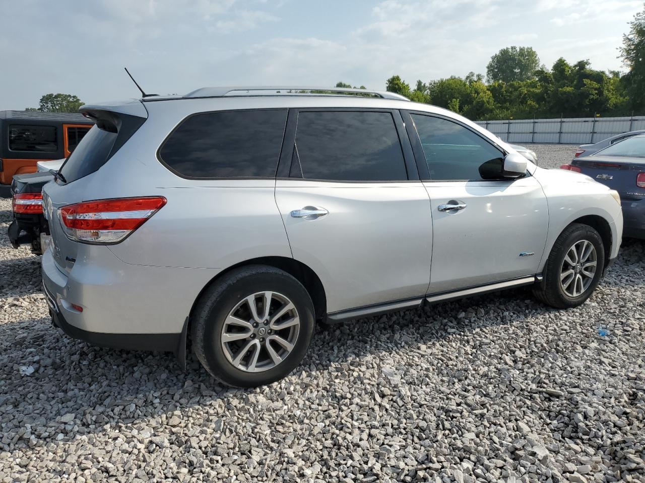 2014 Nissan Pathfinder Sv Hybrid - Image 3