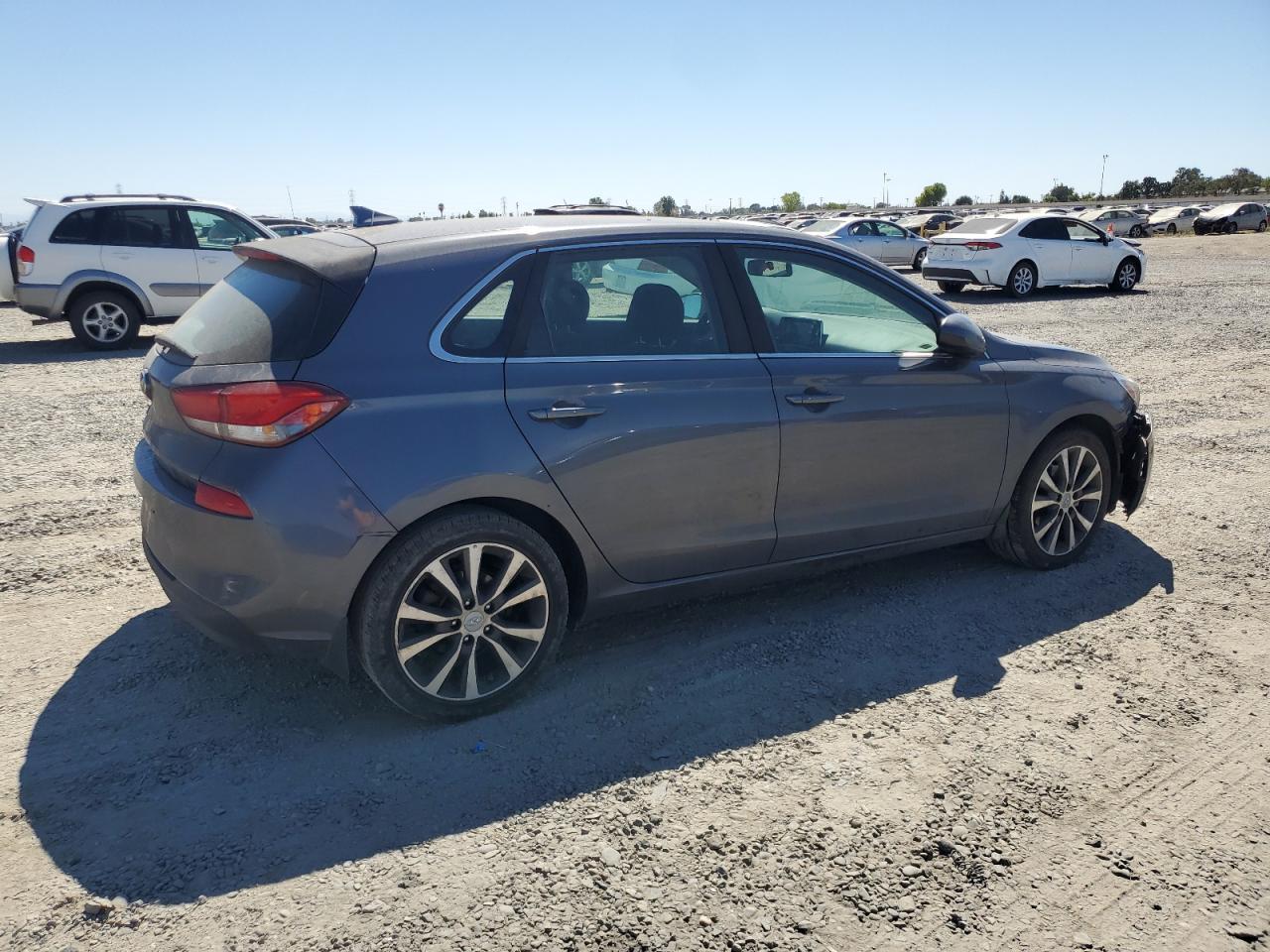 2018 Hyundai Elantra Gt - Image 3