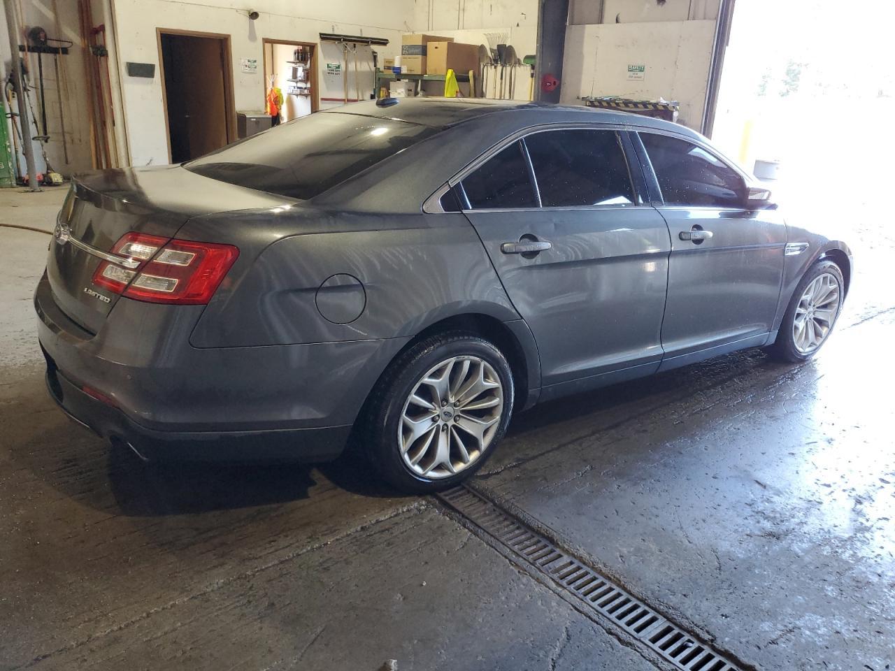 2017 Ford Taurus Limited - Image 3