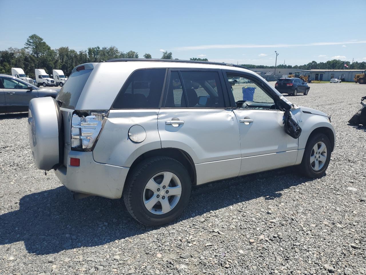 2006 Suzuki Grand Vitara Premium - Image 3