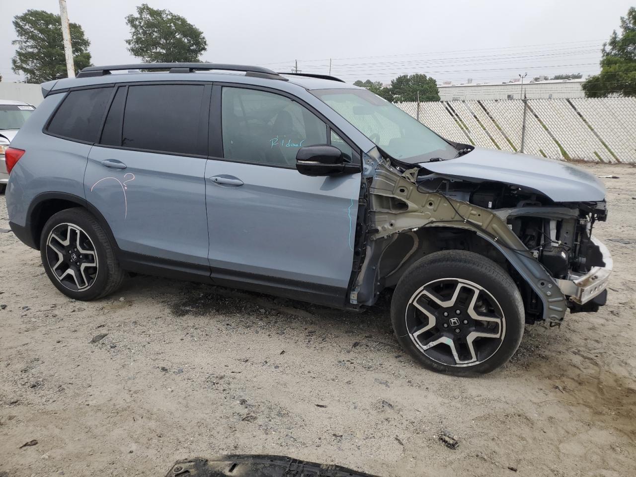 2023 Honda Passport Elite - Image 4