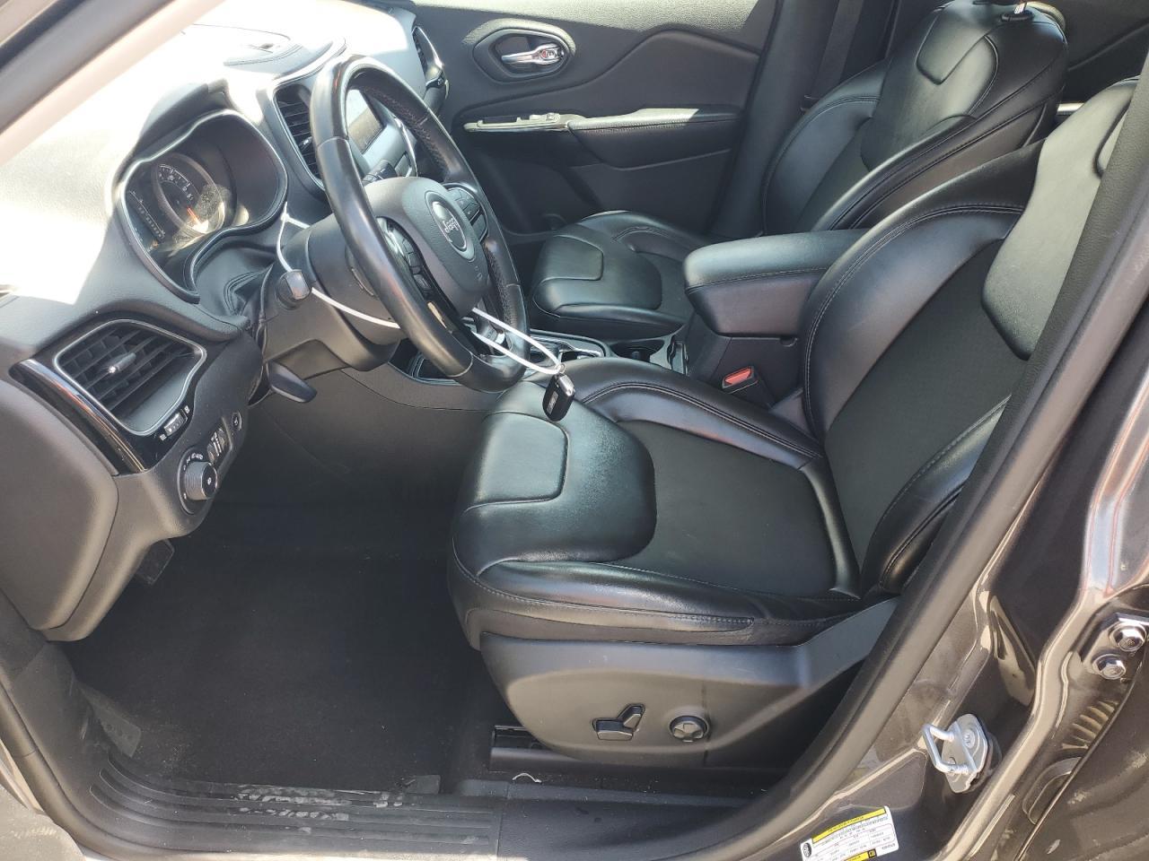 2019 Jeep Cherokee Latitude Plus - Image 7