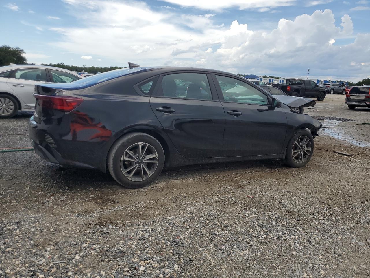 2022 Kia Forte Fe - Фото 3