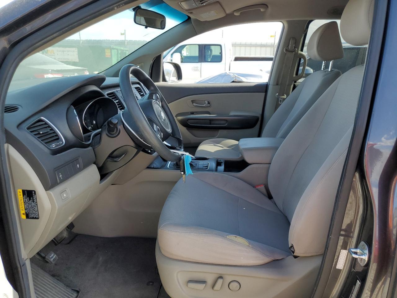 2017 Kia Sedona Lx - Фото 7