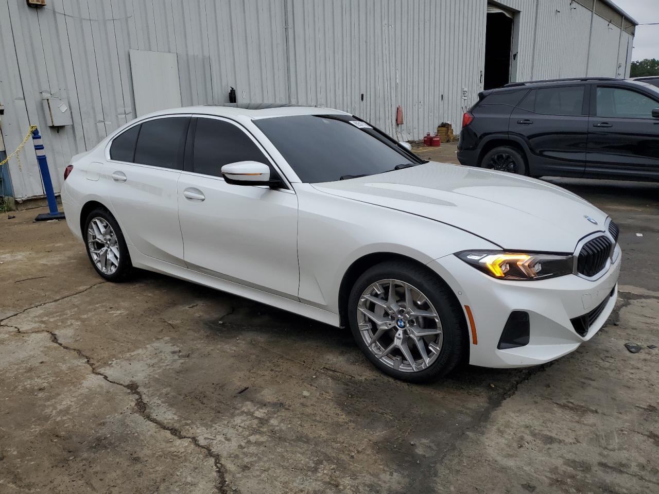 2025 BMW 330Xi - Image 4