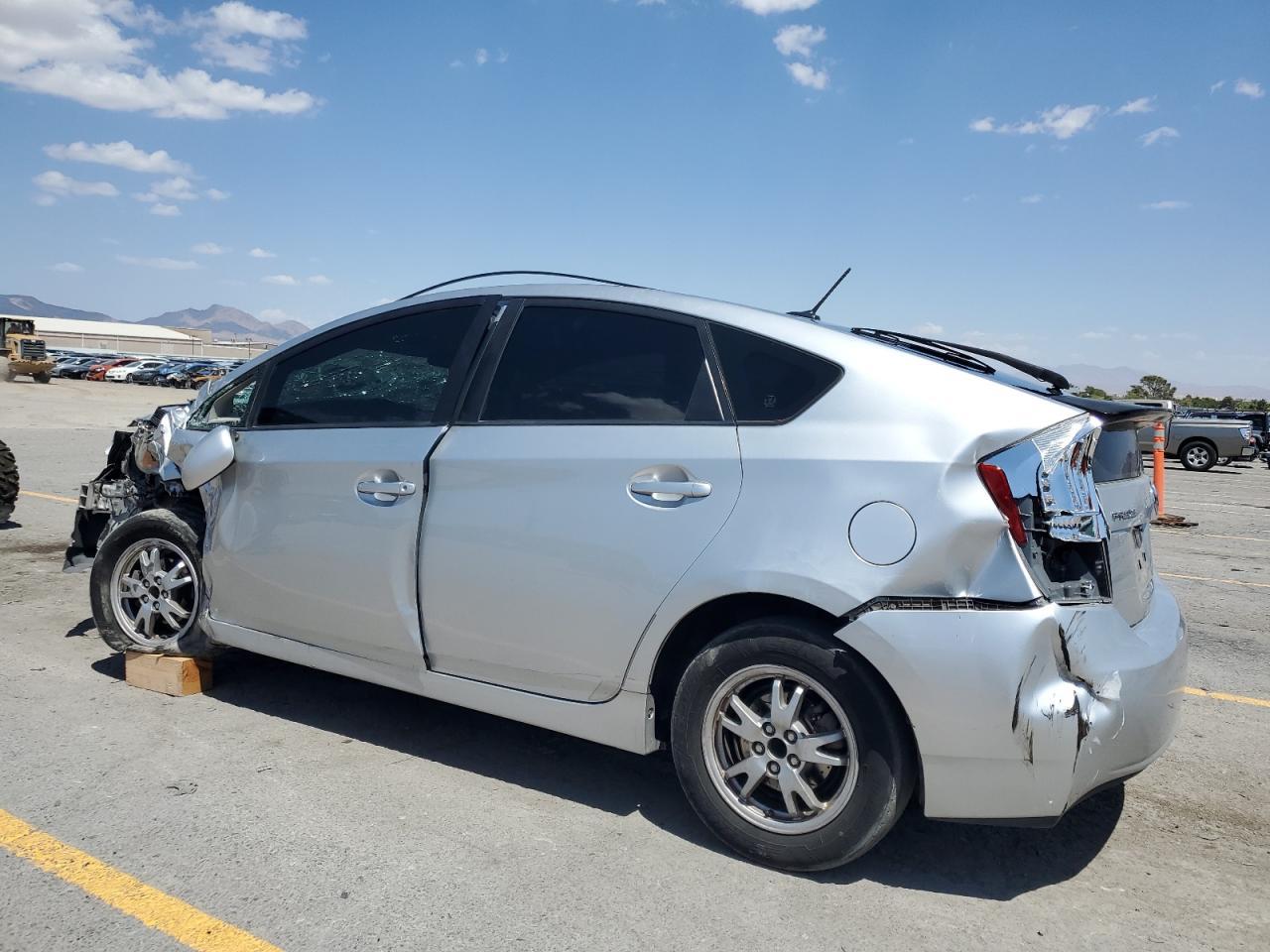 2011 Toyota Prius - Image 2