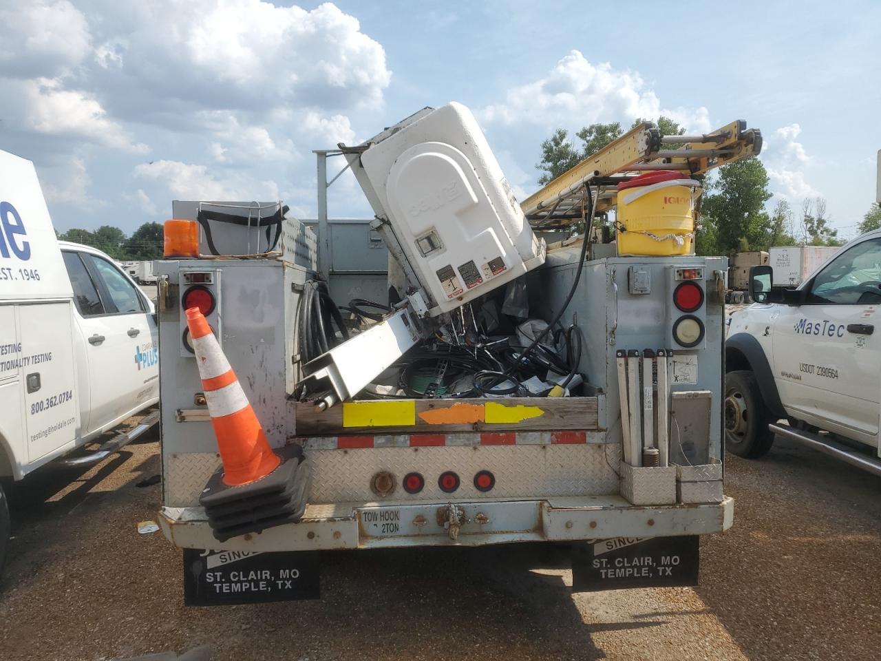 2008 Ford F450 Super Duty - Image 6