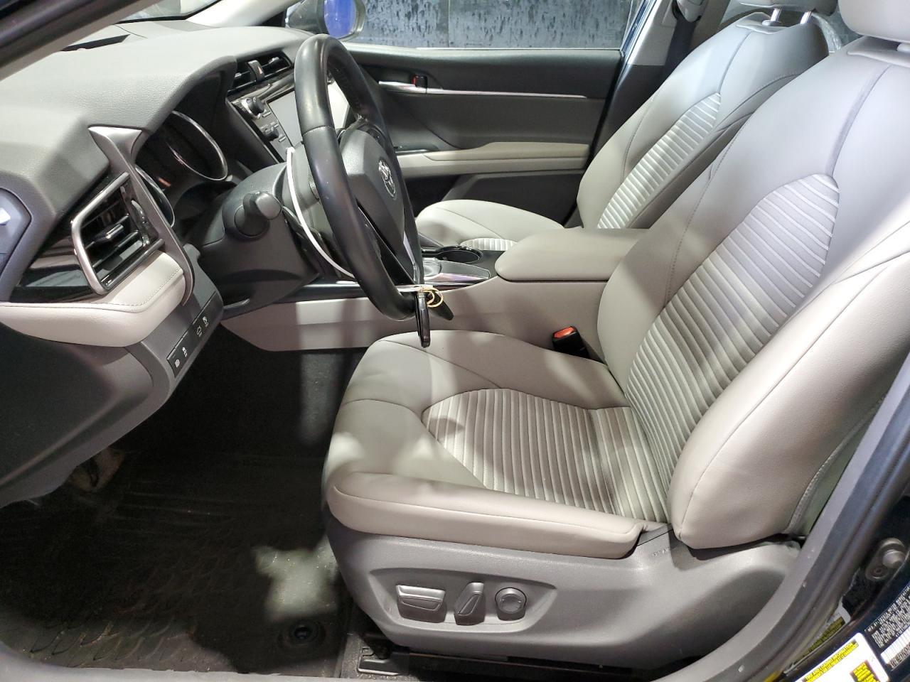 2019 Toyota Camry L - Image 7