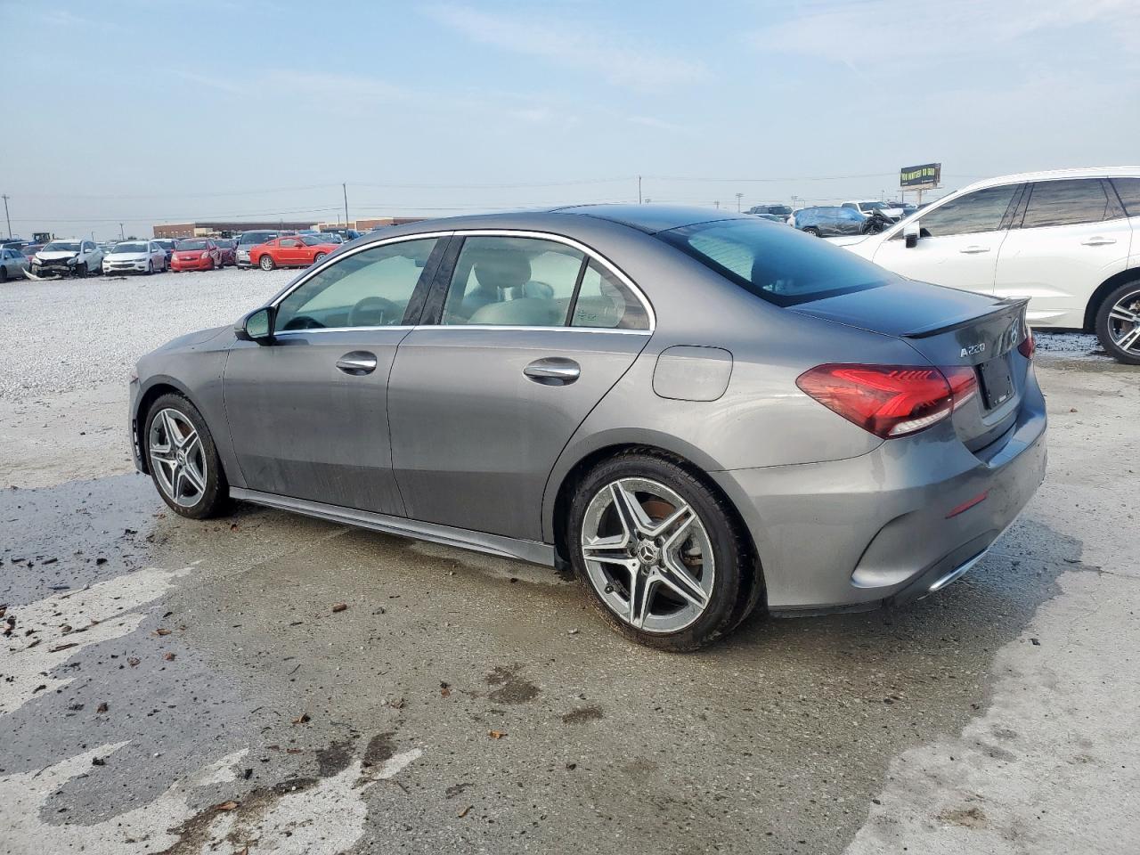 2019 Mercedes-Benz A 220 - Фото 2