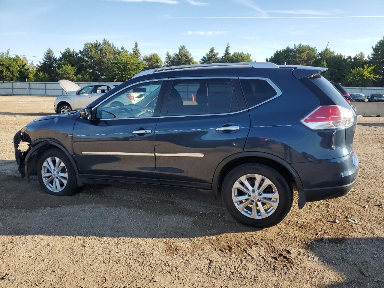 2016 Nissan Rogue S - Image 2