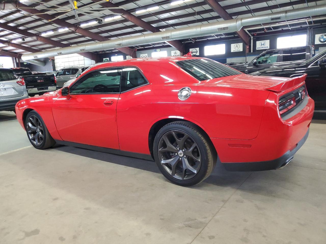 2017 Dodge Challenger Sxt - Фото 2