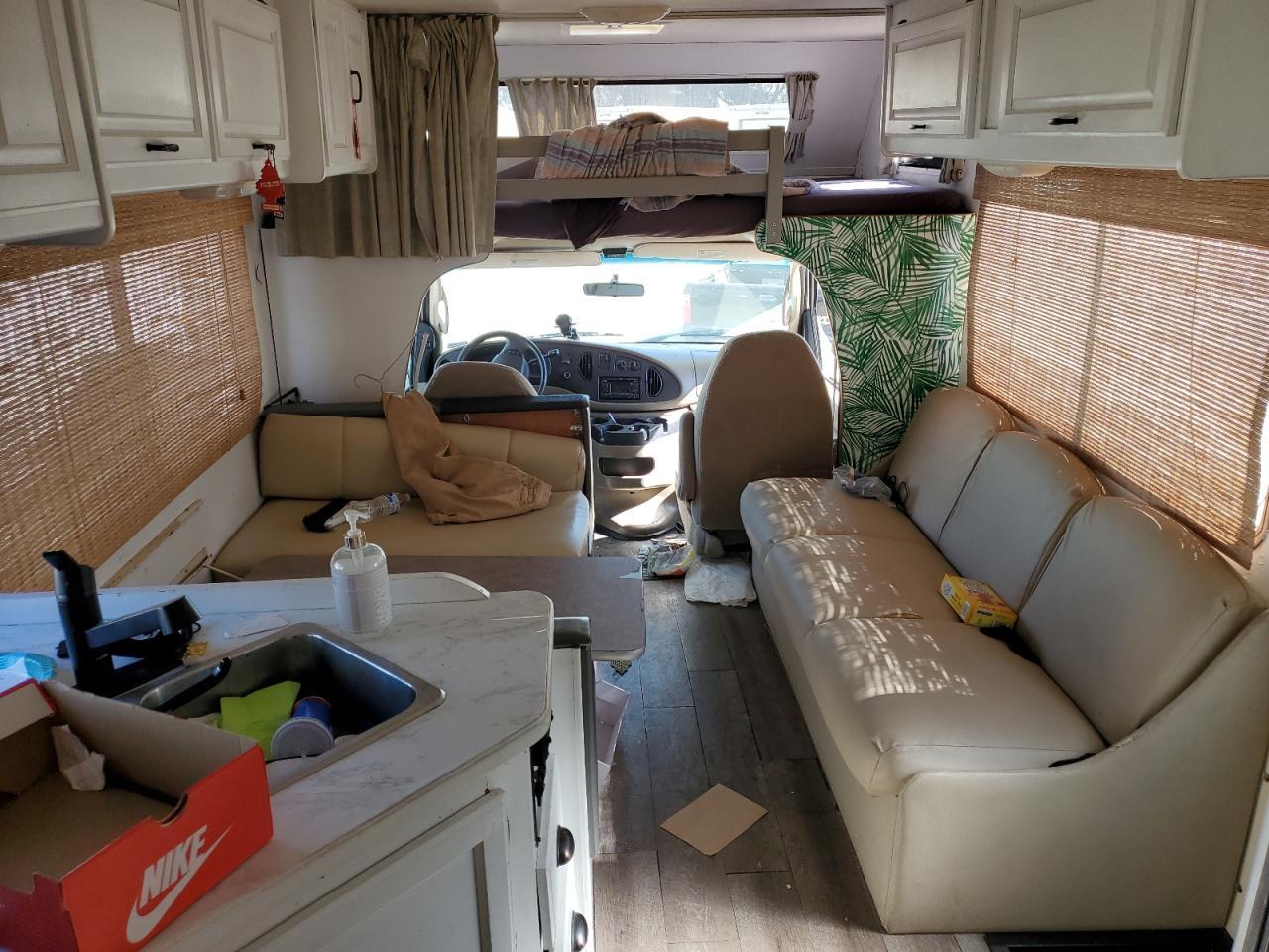 2008 Ford Econoline E350 Super Duty Cutaway Van - Фото 5