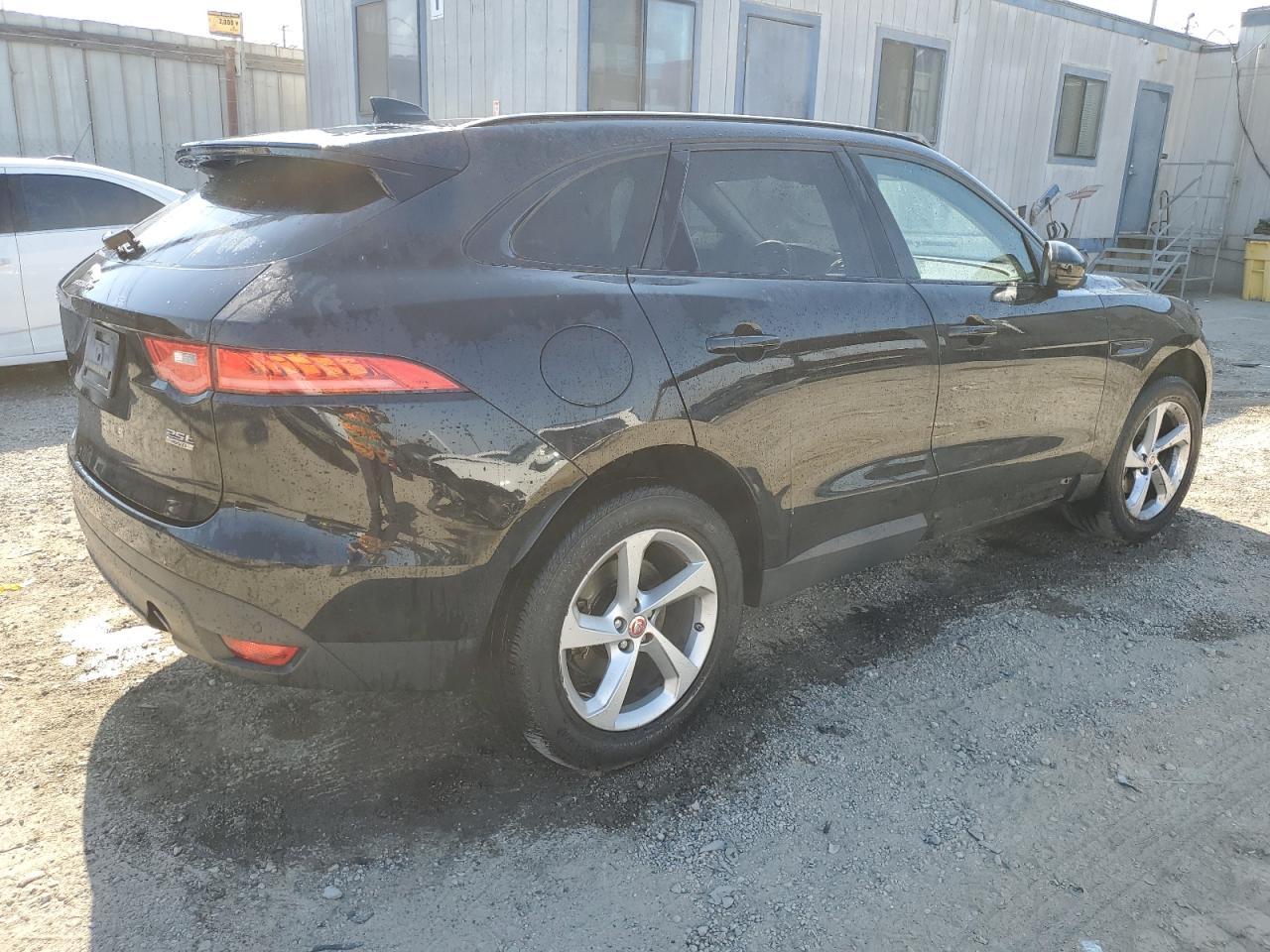 2020 Jaguar F-Pace Premium - Фото 3