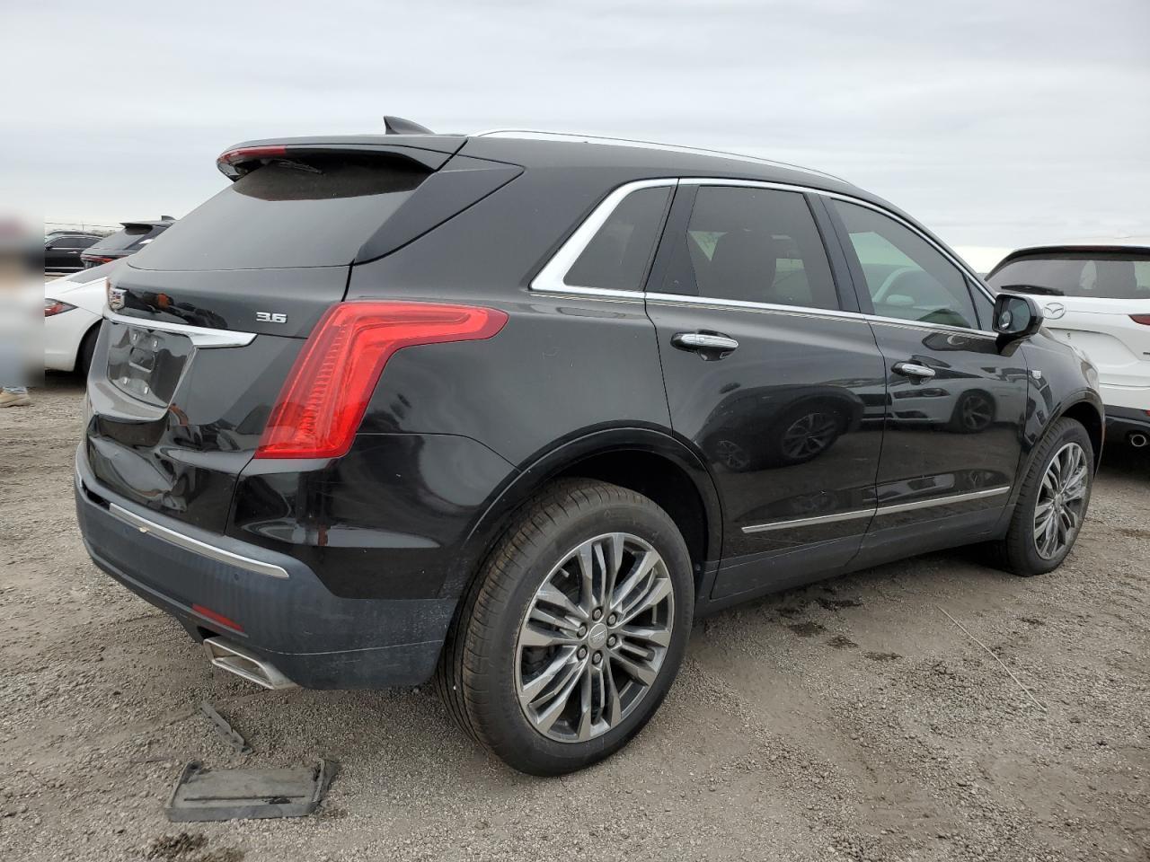 2018 Cadillac Xt5 Premium Luxury - Image 3