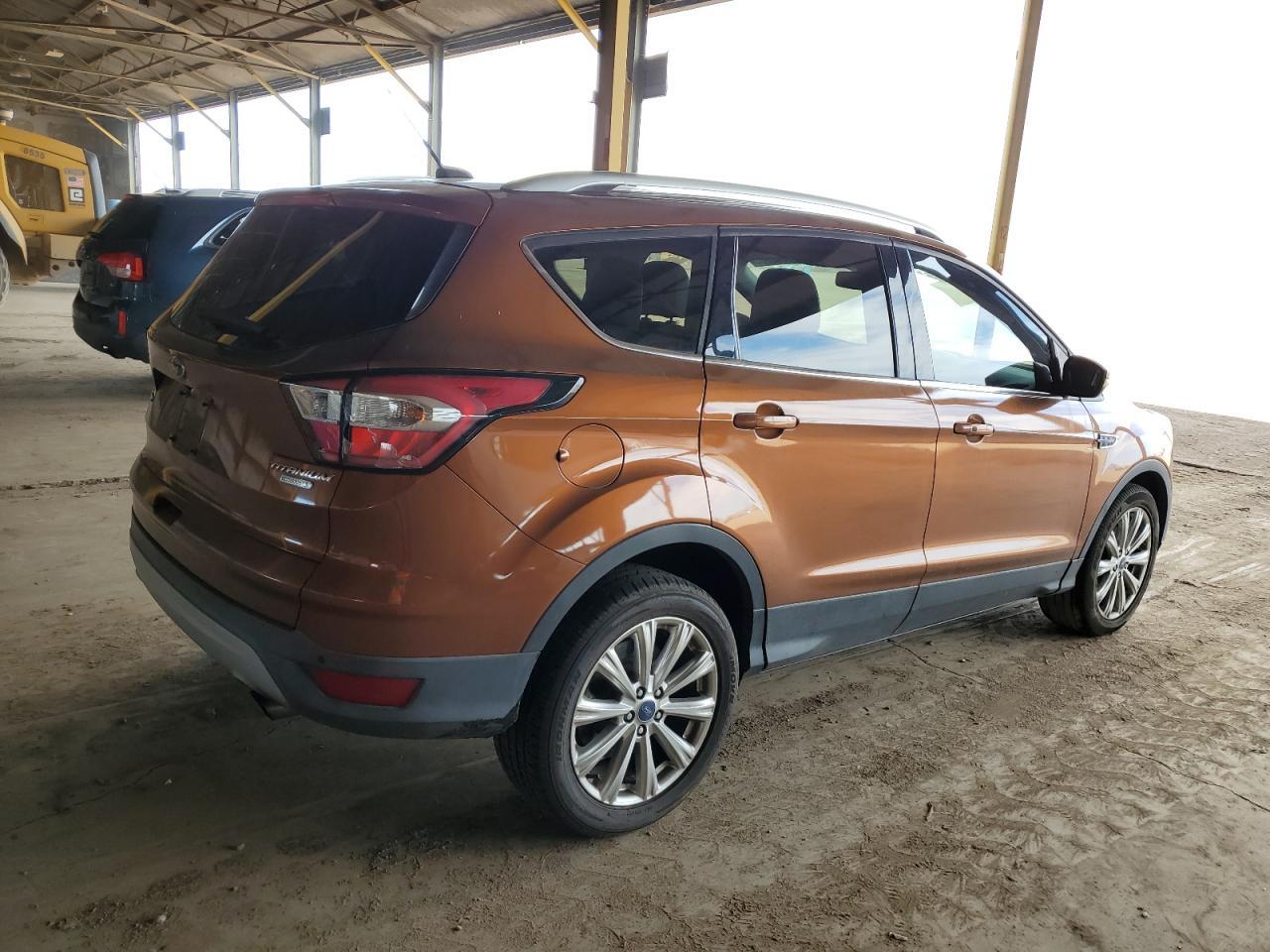 2017 Ford Escape Titanium - Фото 3