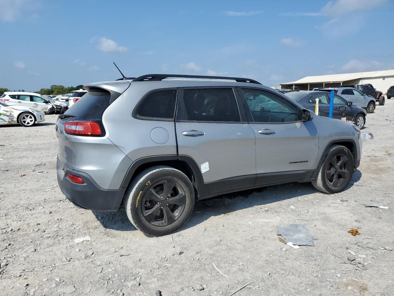 2015 Jeep Cherokee Latitude - Фото 3