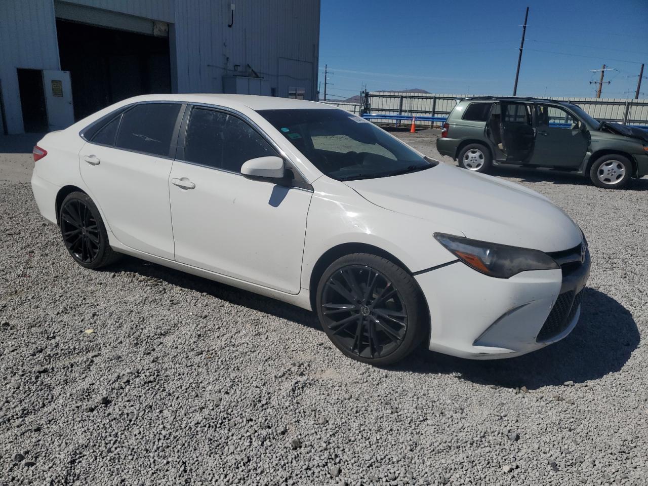 2017 Toyota Camry Le - Фото 4