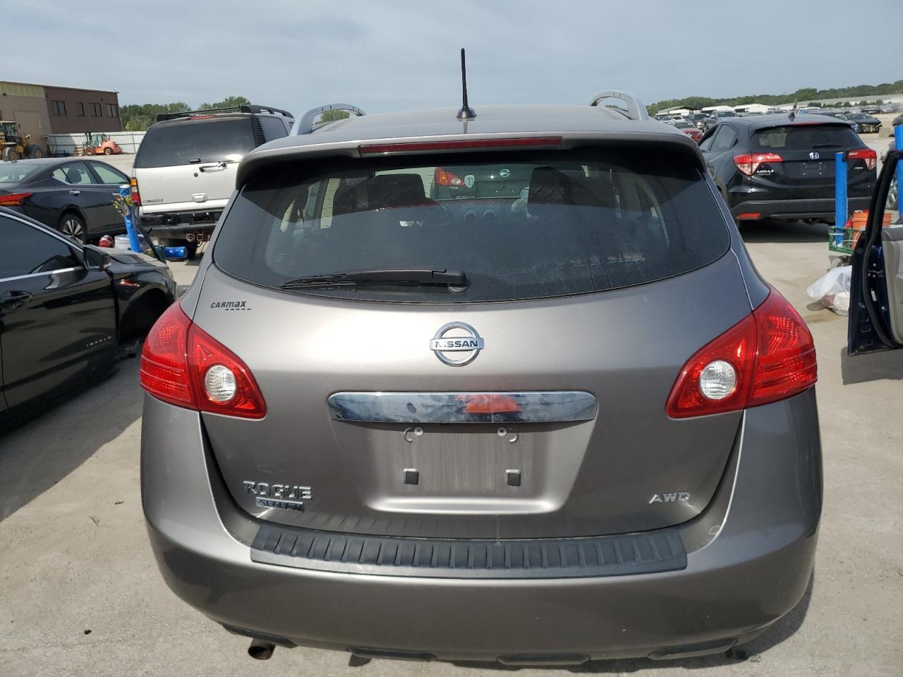 2014 Nissan Rogue Select S - Image 6